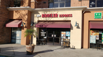 Char-broiler Express outside