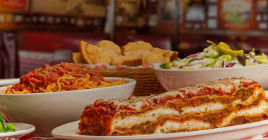 Buca Di Beppo Italian food