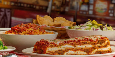 Buca Di Beppo Italian food