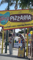 Tony's Pizzaria outside