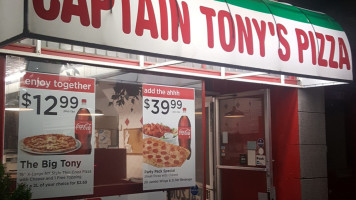 Captain Tony's Pizza Pasta Emporium food