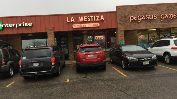 La Mestiza outside