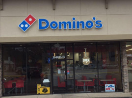 Domino's Pizza outside