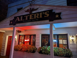 Alteri's In Cl outside