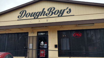 Doughboy's Cafe outside