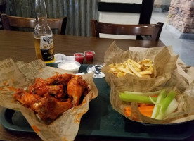 Wingstop inside