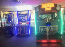 Lakeside Pub Arcade outside