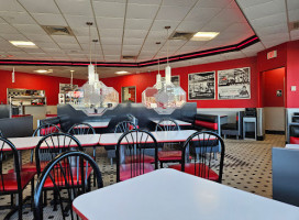 Steak 'n Shake inside