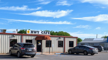 Hwy Cafe outside