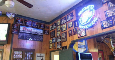 Woodchucks Grill inside