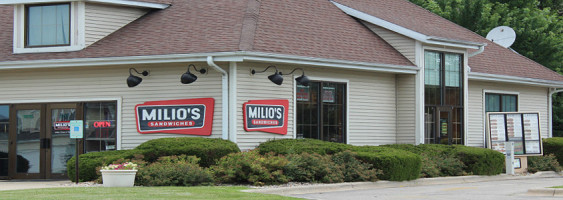 Milio's Sandwiches outside