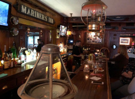 Mariner’s Inn inside