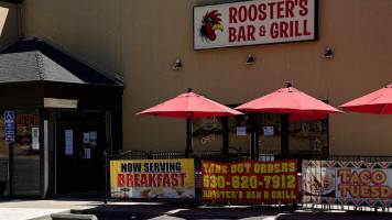 Roosters Grill outside