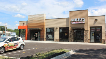 Milio's Sandwiches outside