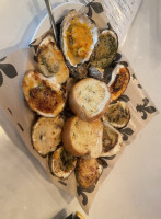 Jolie Pearl Oyster inside