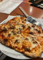 Spud's Pizza Parlor food