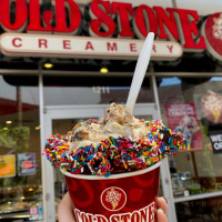 Cold Stone Creamery outside