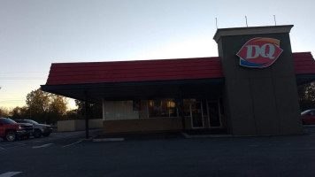 Dairy Queen outside