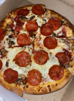 Tumby's Pizza food