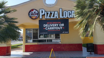 Pizza Loca outside