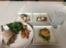 Bruin Cafe food