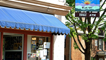 Blue Sky Bakery outside