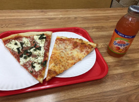 Sal's Pizzeria food