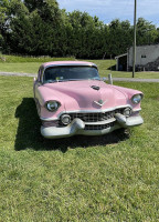 The Pink Cadillac Diner inside