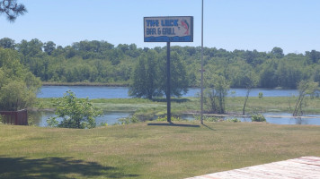 Fisherman's Luck Grill outside