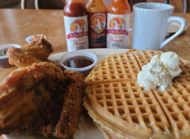 Roscoe's House Of Chicken And Waffles food