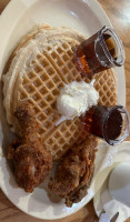 Roscoe's House Of Chicken And Waffles food