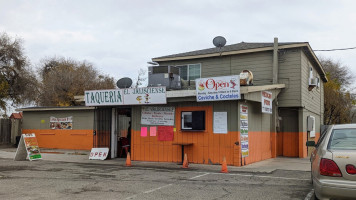 Taqueria El Jaliscience outside