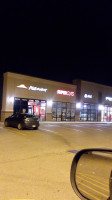 Pizza Hut outside