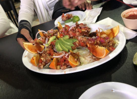 Mariscos Uruapan food