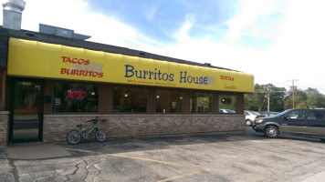 Burritos House outside