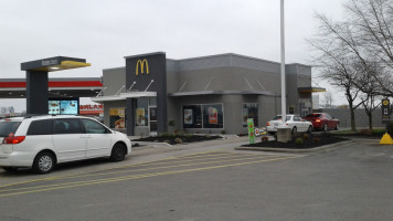 Mcdonald's outside