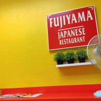 Fujiyama Charlotte outside