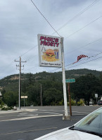 Phil's Frostys outside