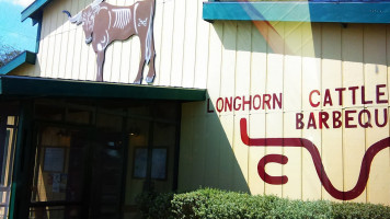 Longhorn Cattle Company outside