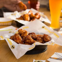 Buffalo Wild Wings Newington food