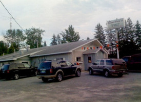 Smokey's And Tavern food