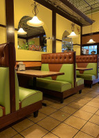 Los Lobos Mexican Grill inside