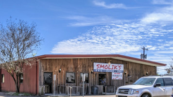 Smoliks Bbq Cuero outside