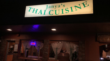 Janya's Thai Cuisine food