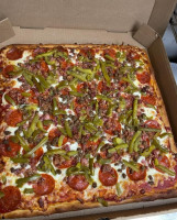 Mike's Pizza food