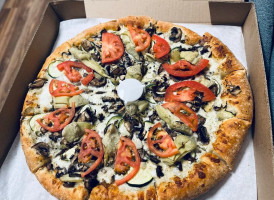 Redding's Ultimate Pizza food