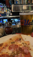 Hawthorne's New York Pizza And 7th Street food