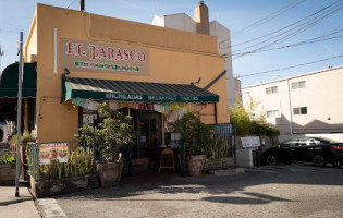 El Tarasco outside