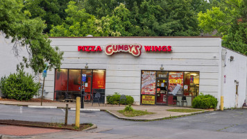 Gumby's Pizza food