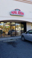 Papa Johns Pizza outside